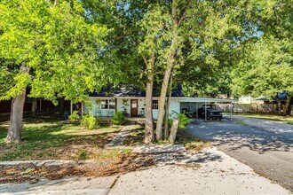 20075 San Marcos Hwy in San Marcos, TX - Building Photo - Building Photo