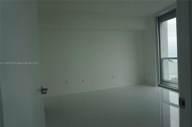 475 Brickell Ave in Miami, FL - Building Photo - Building Photo