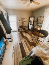 104 E Boston Ave, Unit 4 in Indianola, IA - Building Photo - Building Photo