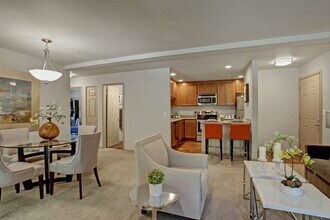 Windsong in Issaquah, WA - Building Photo - Building Photo