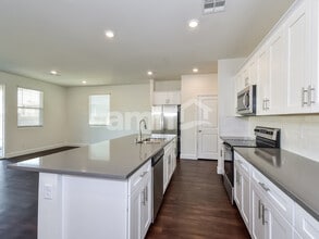 582 Topiary Pk Ave in Las Vegas, NV - Building Photo - Building Photo