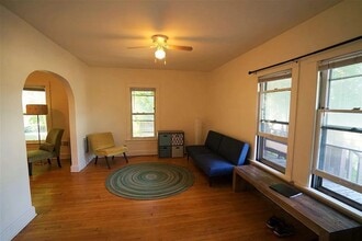 2069 Winnebago St, Unit 2069 A in Madison, WI - Building Photo - Building Photo