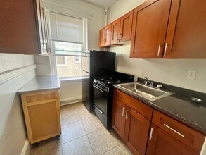 9A Egremont Rd, Unit 12 in Boston, MA - Building Photo - Building Photo