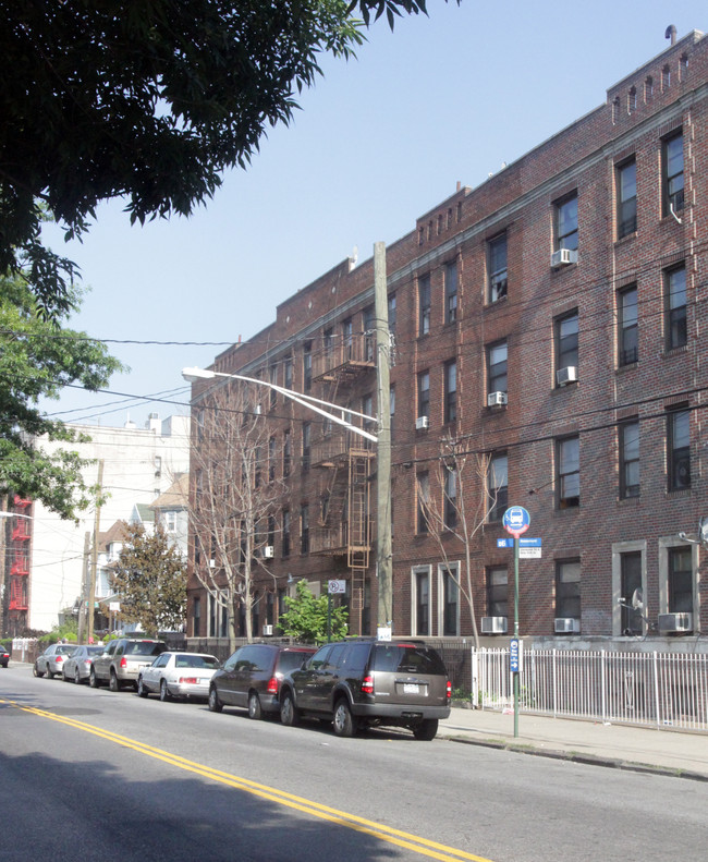 3201 Glenwood Rd in Brooklyn, NY - Foto de edificio - Building Photo