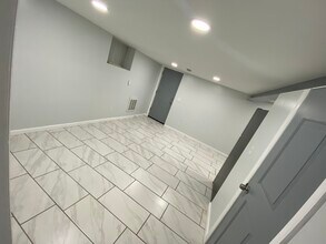 312 S Spring St, Unit Attic in Elizabeth, NJ - Building Photo - Building Photo