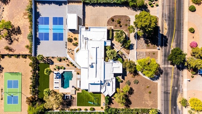 9917 N 52nd St in Paradise Valley, AZ - Building Photo - Building Photo