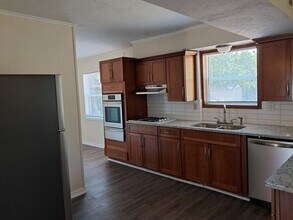 1303 Leacrest Dr in College Station, TX - Building Photo - Building Photo