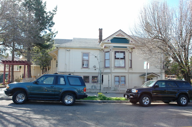 1930 Cedar St in Berkeley, CA - Building Photo - Building Photo