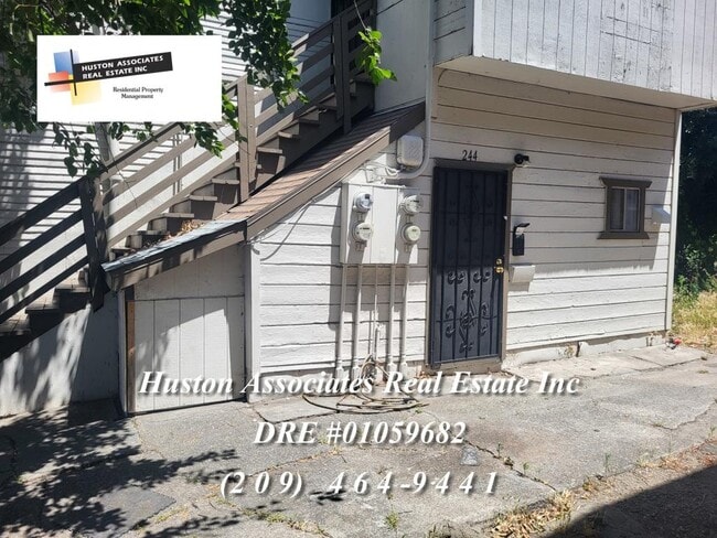 property at 244 N Pilgrim St