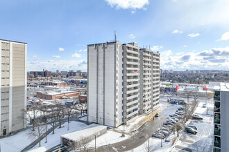 55 Greenbrae in Toronto, ON - Building Photo - Building Photo