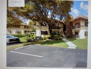 7955 SW 86th St in Miami, FL - Building Photo - Building Photo