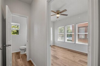 4311 Harrisburg Blvd, Unit 2 in Houston, TX - Building Photo - Building Photo