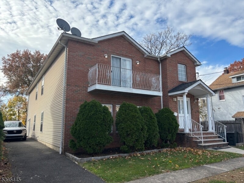 112 Clark St in Hillside, NJ - Building Photo