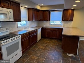 15 W Floral Ave in Pleasantville, NJ - Building Photo - Building Photo