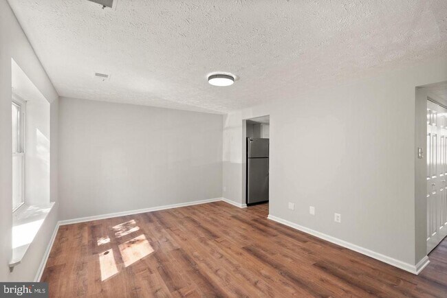 8305 Pondside Terrace in Alexandria, VA - Building Photo - Building Photo