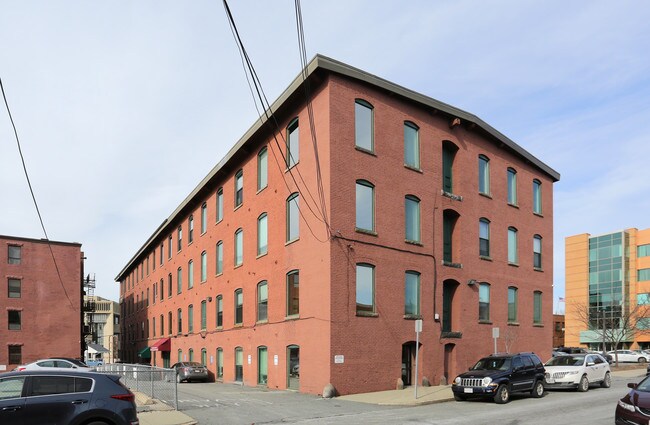 66 Troy St in Fall River, MA - Building Photo - Building Photo