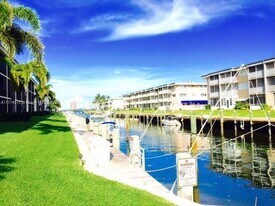 236 Castlewood Dr in North Palm Beach, FL - Building Photo