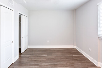 Carlyle Flats in Tampa, FL - Building Photo - Building Photo