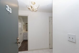 33 Pelican Ln in Redwood City, CA - Building Photo - Building Photo