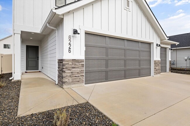 6226 W Karpathos St in Meridian, ID - Building Photo - Building Photo