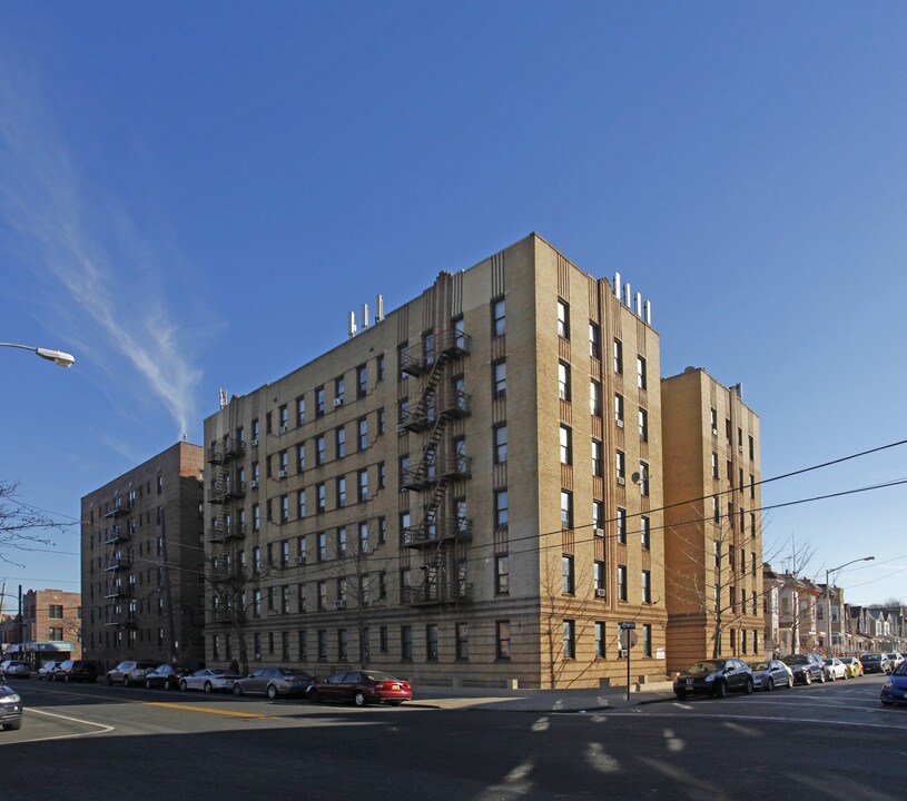 249 E 37th St in Brooklyn, NY - Foto de edificio