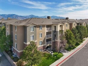 eGate Apartments in Salt Lake City, UT - Building Photo - Building Photo