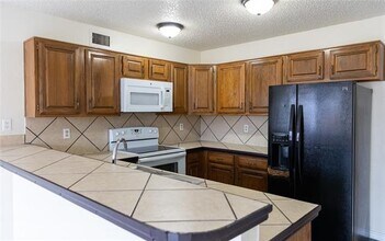 824 Middle Cove Dr in Plano, TX - Building Photo - Building Photo