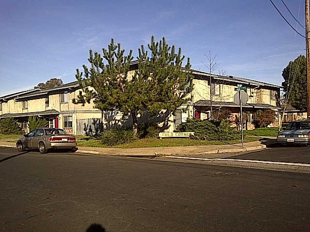 Golo Corner in Oroville, CA - Foto de edificio