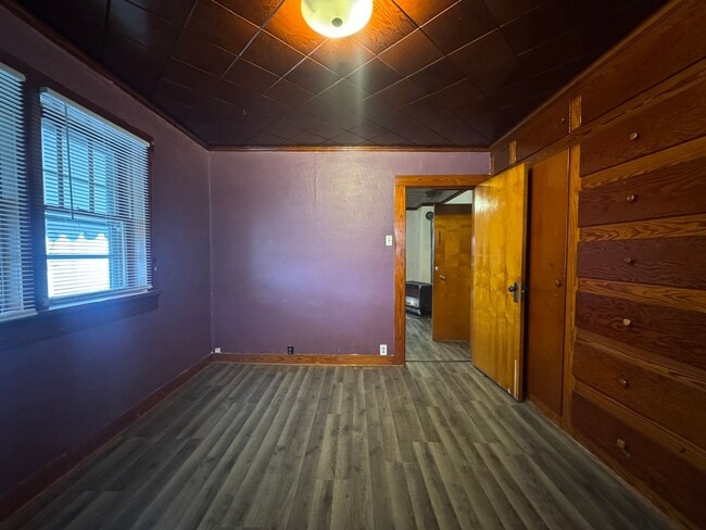 709 E Poplar St in Herrin, IL - Building Photo - Building Photo