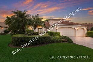 4668 Tuscana Dr in Sarasota, FL - Building Photo