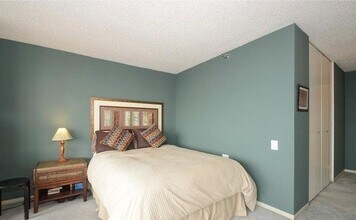 5240 Galitz St in Skokie, IL - Building Photo - Building Photo
