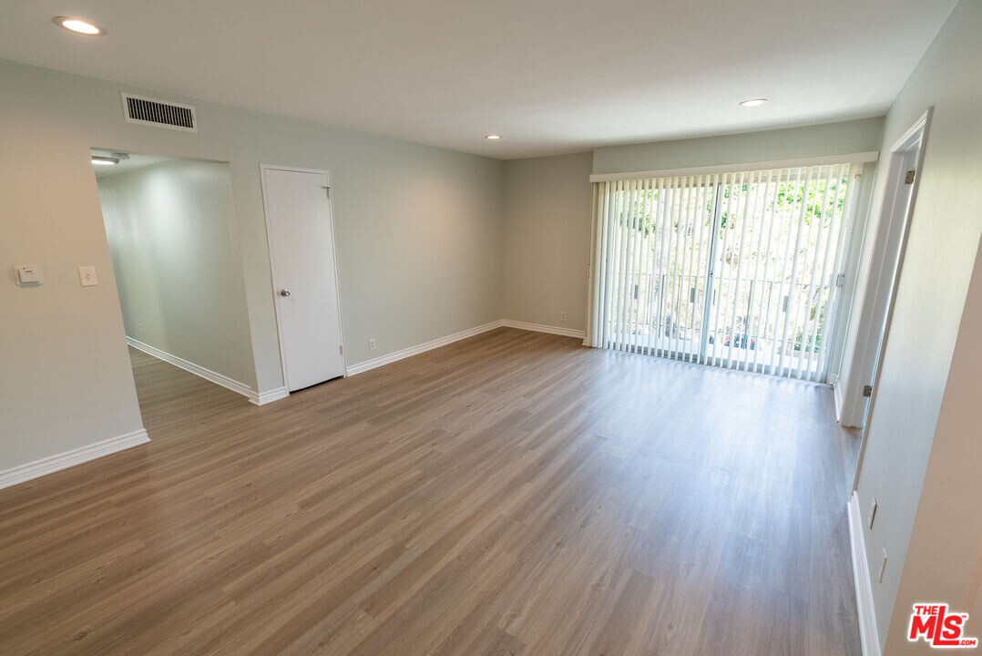 123 California Ave in Santa Monica, CA - Building Photo