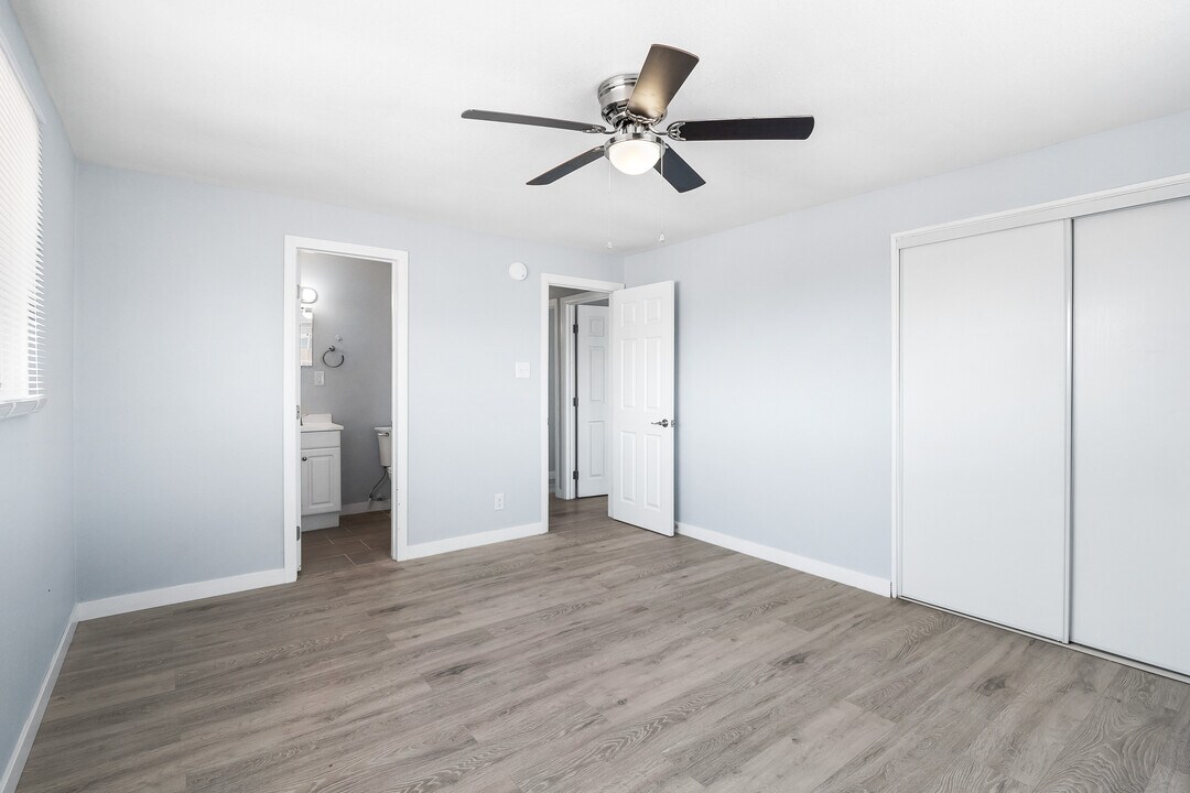 24182 Tamarisk Ave in Boron, CA - Building Photo
