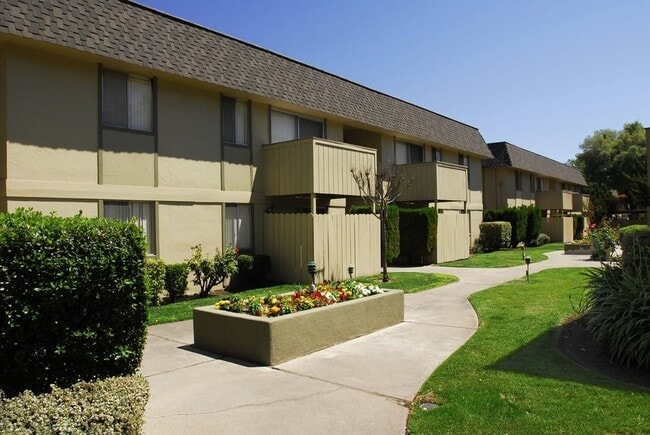 property at 7007 Inglewood Ave