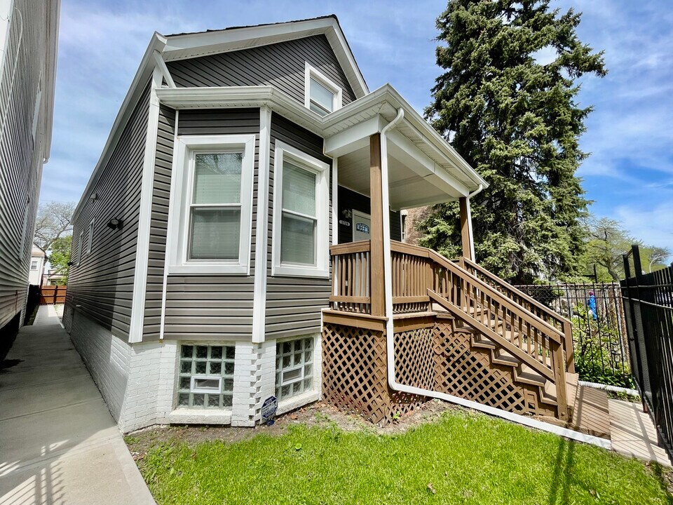 5738 S Paulina St in Chicago, IL - Building Photo