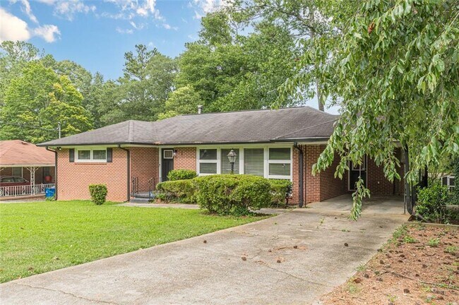 2314 Bryant Dr in East Point, GA - Building Photo - Building Photo