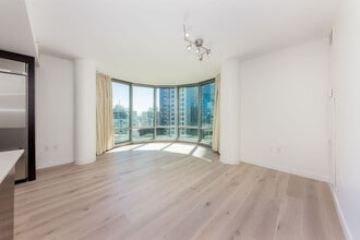 333 1st St in San Francisco, CA - Building Photo - Building Photo