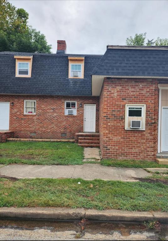 212 S Dunlop St in Petersburg, VA - Building Photo - Building Photo