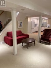 271 Rhodes Cir in Newmarket, ON - Building Photo - Building Photo