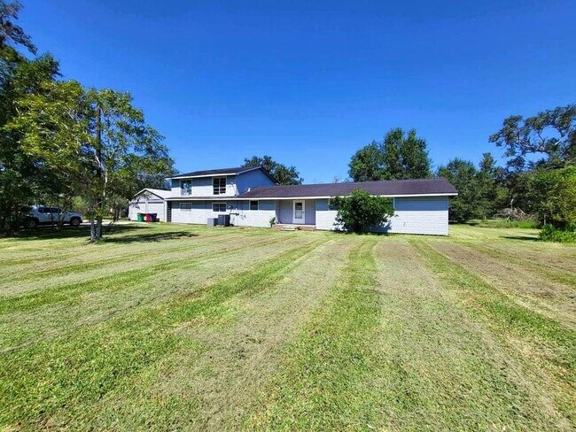 20914 TX-35 in Sweeny, TX - Building Photo - Building Photo