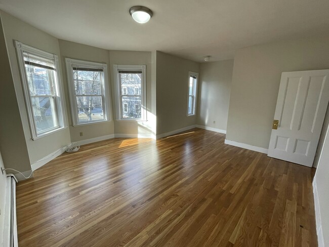 property at 164 Putnam Ave