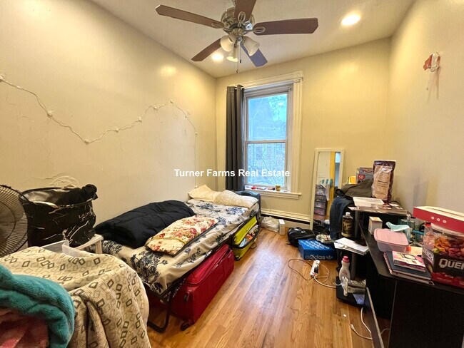 127 Cedar St in Boston, MA - Building Photo - Building Photo