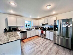 5373 Hanyen Dr in Norfolk, VA - Foto de edificio - Building Photo