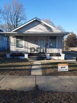 1824 E Clay St in Decatur, IL - Building Photo