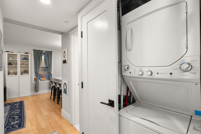 10 Lamson Ct, Unit 1 in Boston, MA - Building Photo - Building Photo