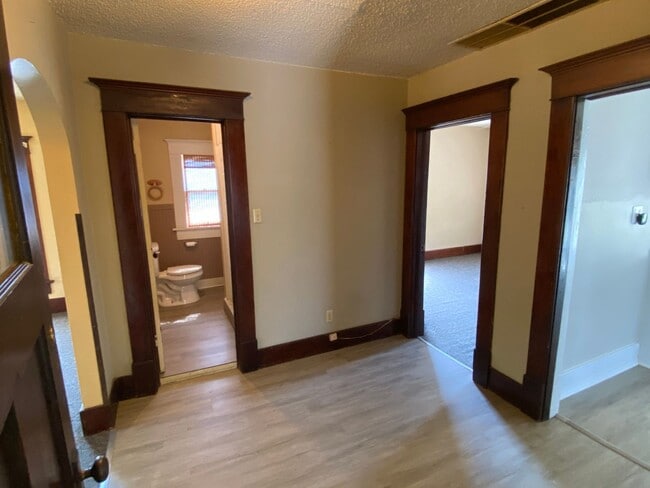 619 N Washington St in Hutchinson, KS - Building Photo - Building Photo