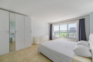 3000 E Sunrise Blvd in Fort Lauderdale, FL - Building Photo - Building Photo