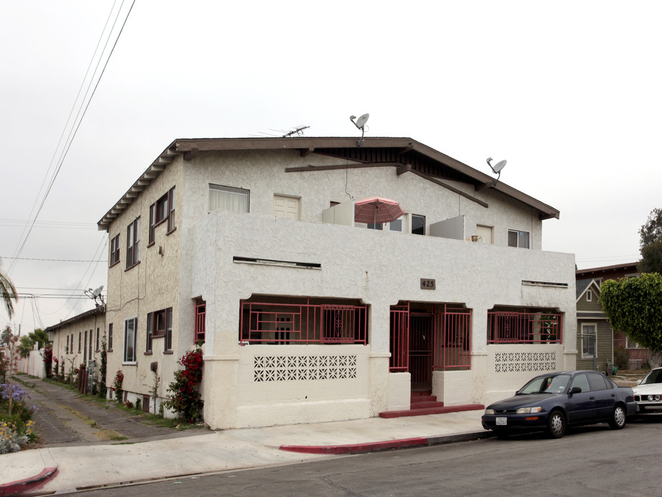 425 Daisy Ave in Long Beach, CA - Building Photo