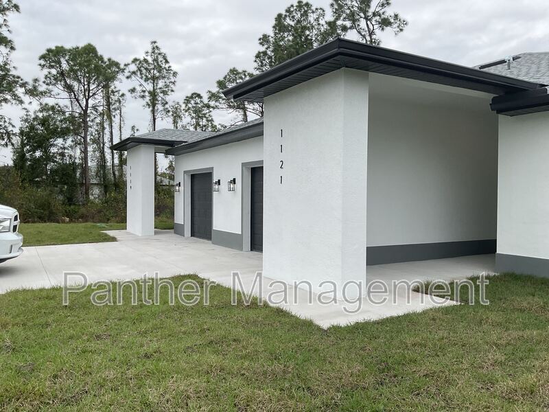 1119 Abrams Blvd in Lehigh Acres, FL - Building Photo