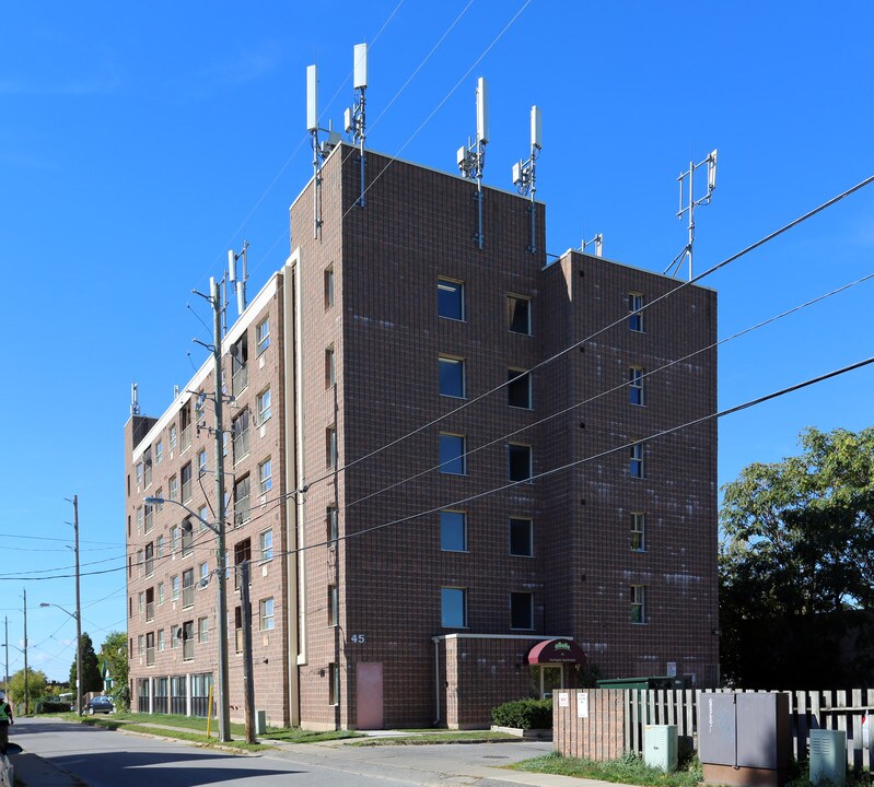 45 North St in St Catharines, ON - Building Photo